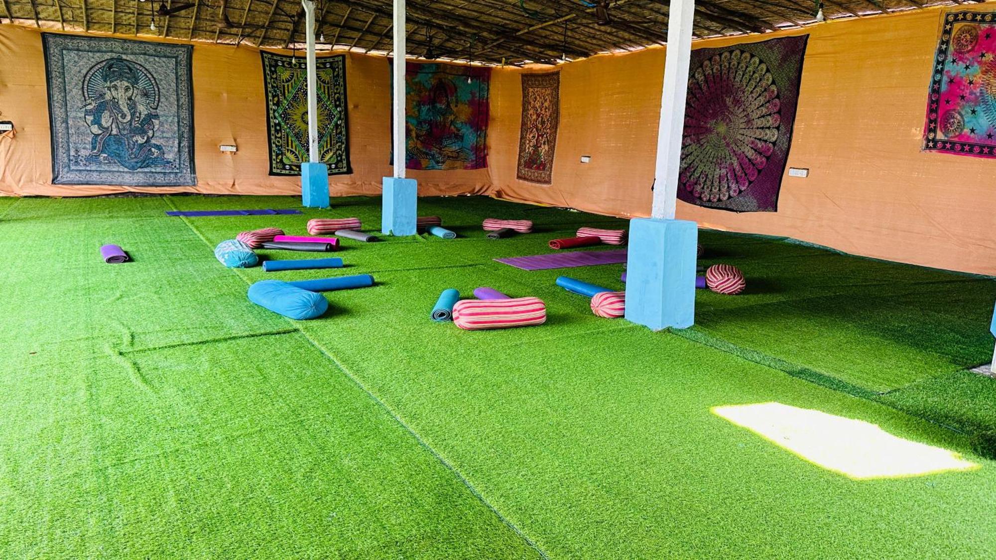 Omkar Wellness Inn Arambol Esterno foto